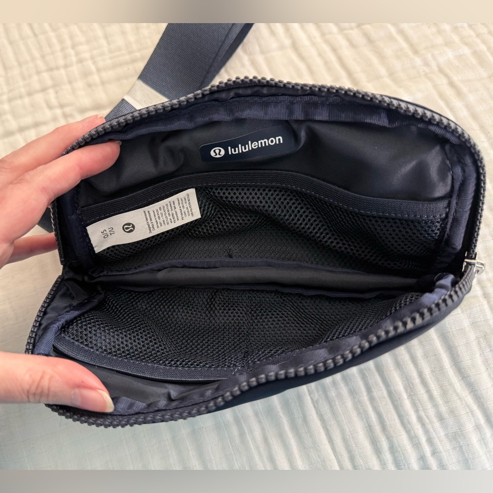 RARE NWT Lululemon Denver Broncos Everywhere Belt Bag *1L - Picture 7 of 8